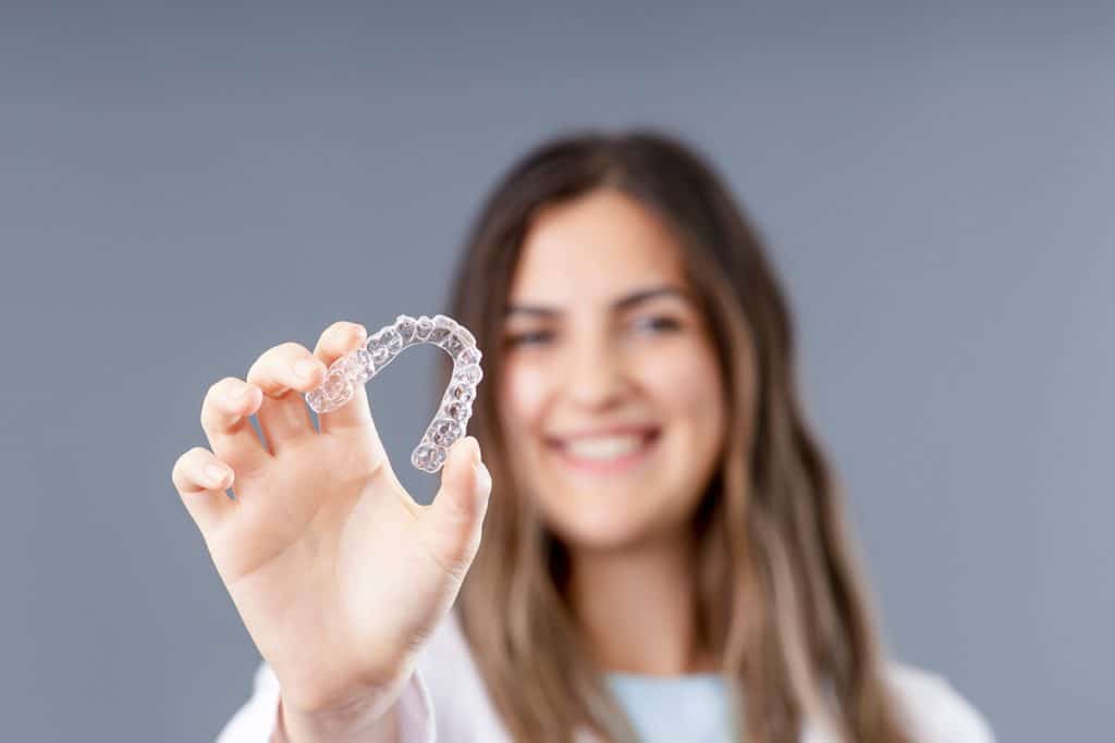 Pros and Cons of Using Invisalign to Straighten Your Teeth